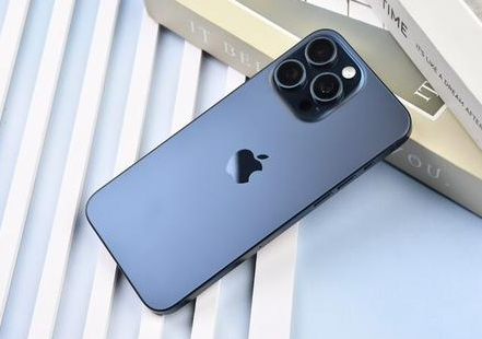 峨蔓镇苹果维修点分享iPhone 15 Pro Max屏幕更换全新实操风险 